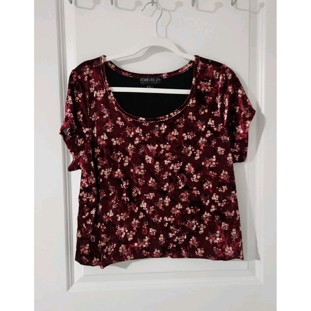 FOREVER 21 Plus Size Women's Velvet Floral Crop‎ Top Short Sleeve Size 2X